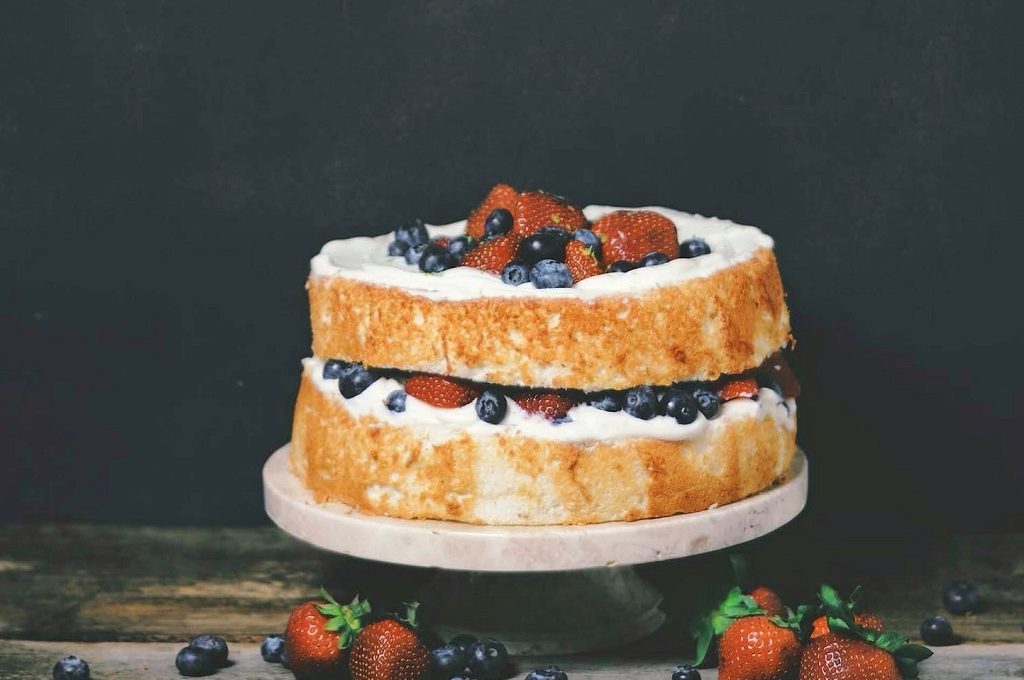 Rustikalna mascarpone torta s voćem